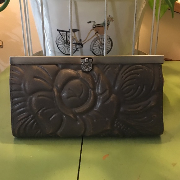 Patricia Nash Handbags - Patricia Nash Cauchy Leather Wallet